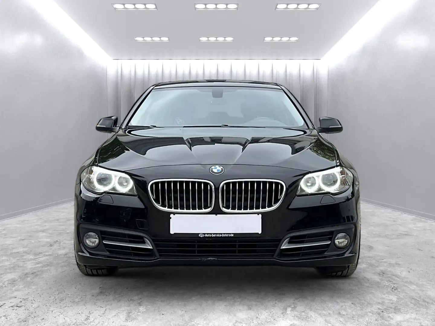 BMW 520 d Touring *Navi/AHK/Vollleder/Keyless/Xenon* Schwarz - 2