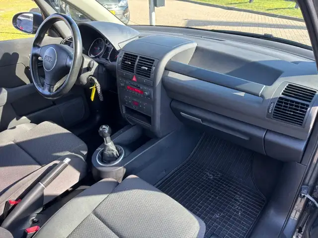 Audi A2 view 10