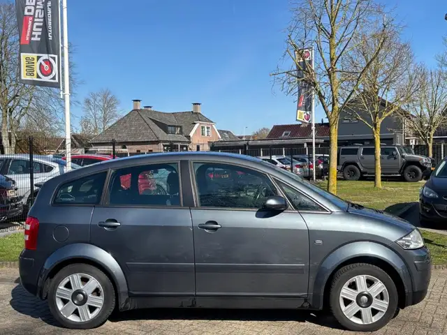 Audi A2 view 4