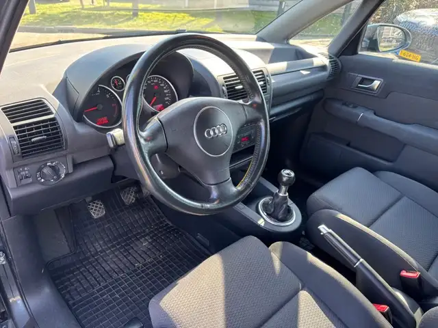 Audi A2 view 13