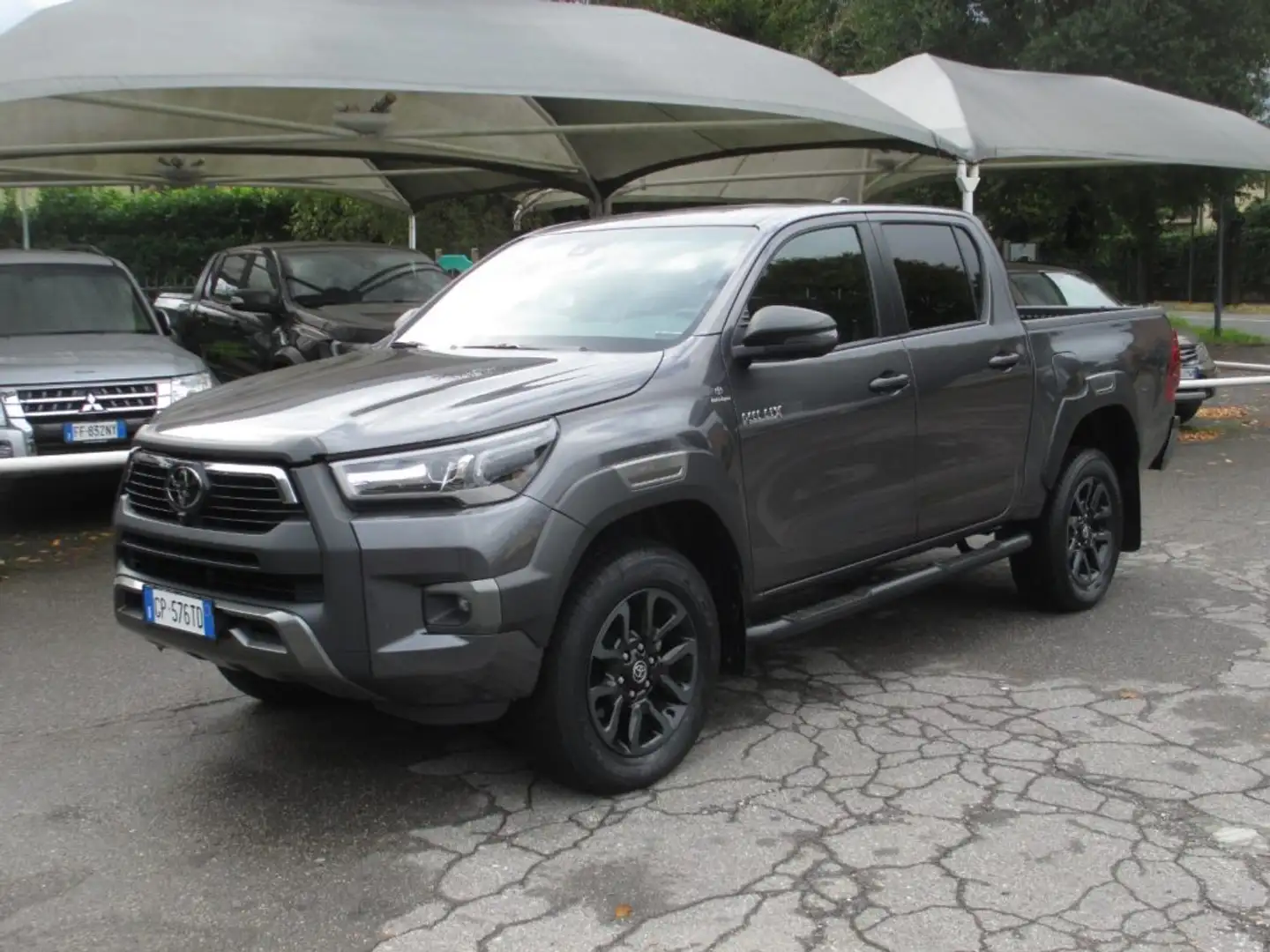 Toyota Hilux + IVA !!! 2.8 D A/T 4WD Double Cab Invincible Grigio - 1