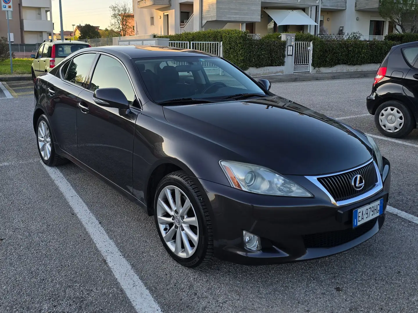 Lexus IS 220d IS Berlina+2.2+F-Sport Gri - 1