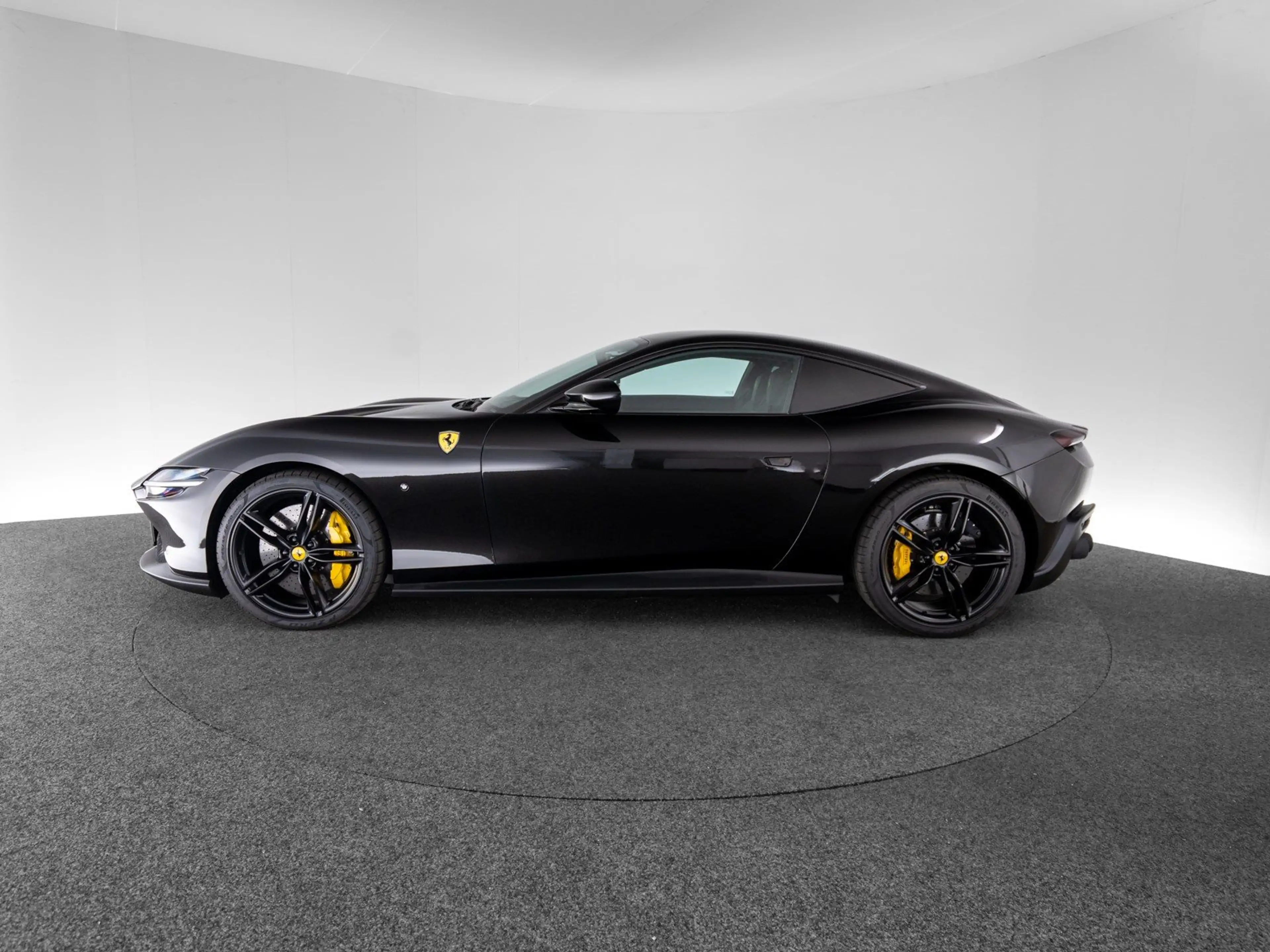 Ferrari Roma — photo 2