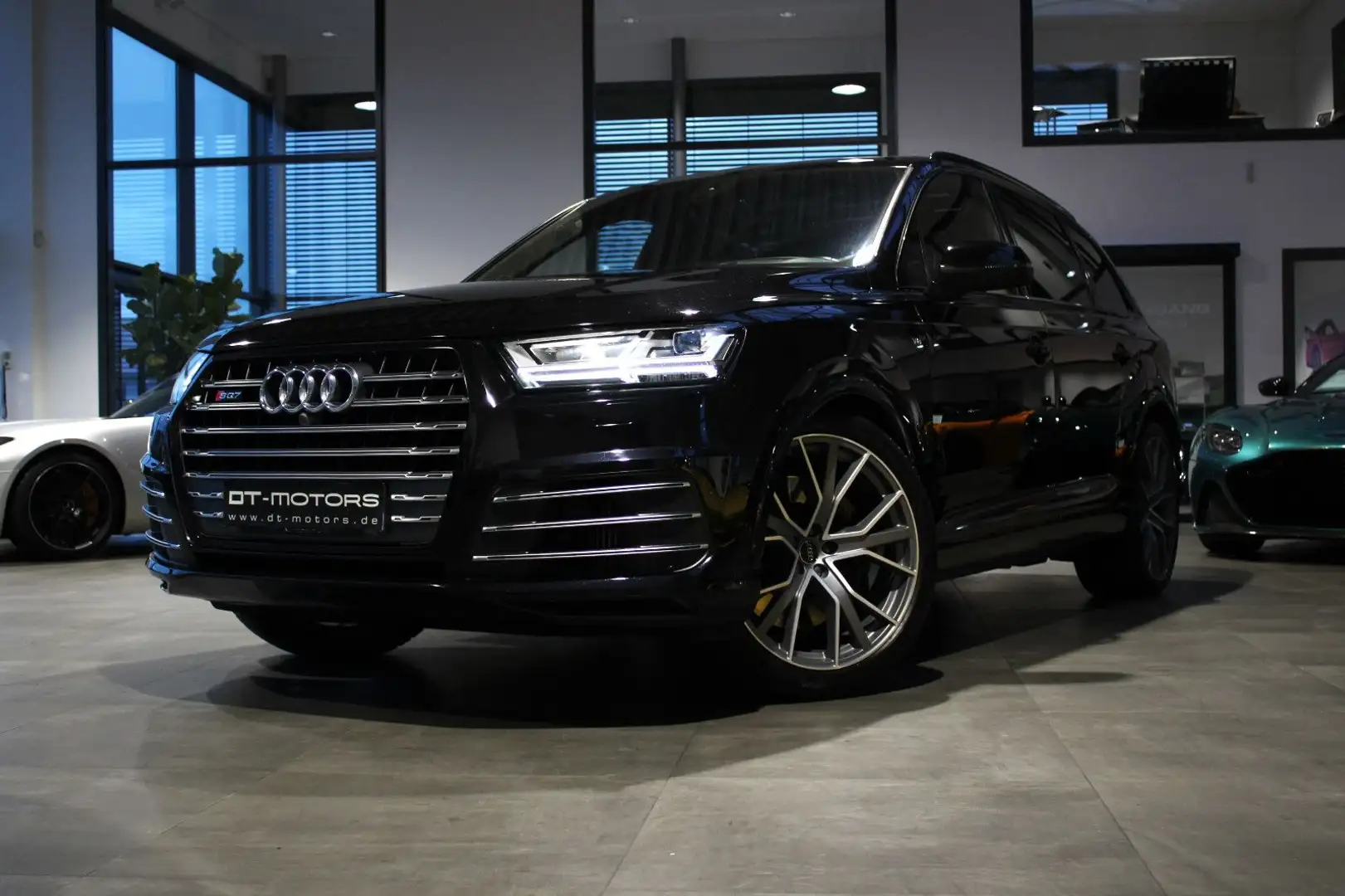 Audi SQ7 4.0 TDI AHK/BOSE/LUFT/PANO./HUD/LED/22" Noir - 1