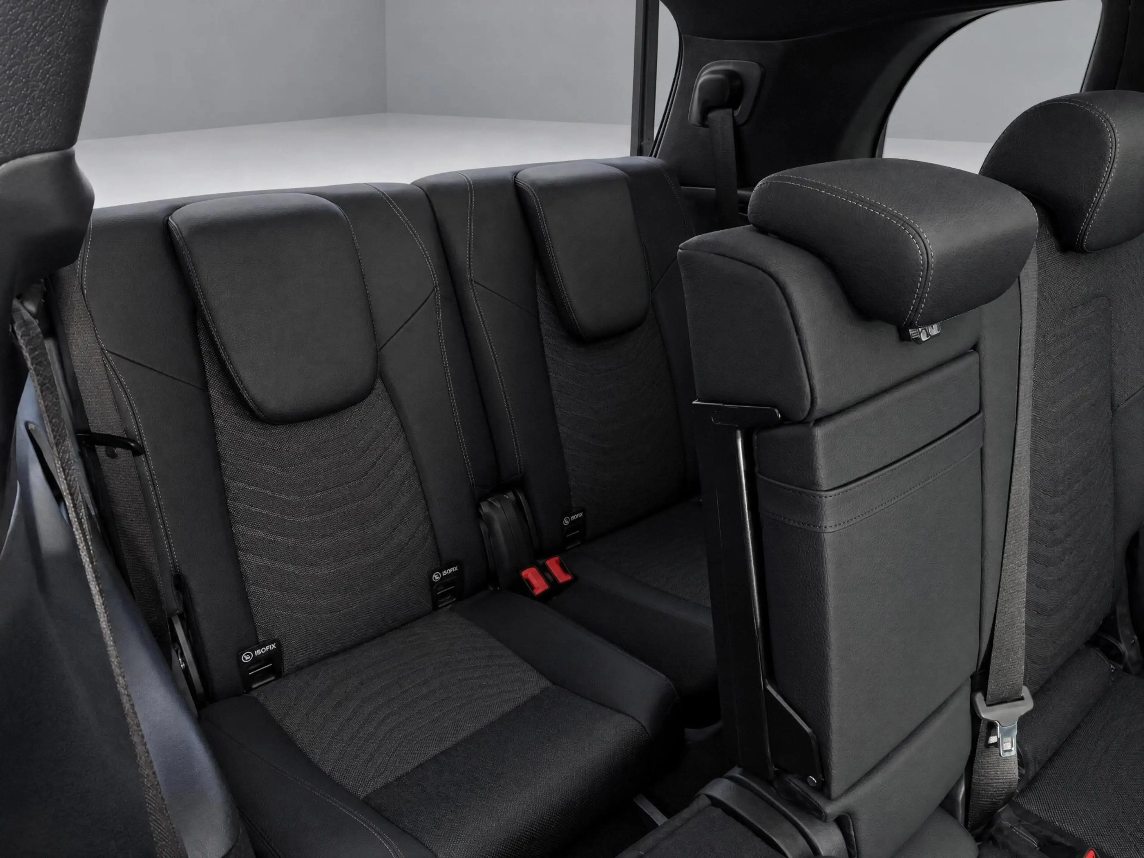Mercedes-Benz EQB 250 250+ Business Solution AMG 7p. 71 kWh — photo 9