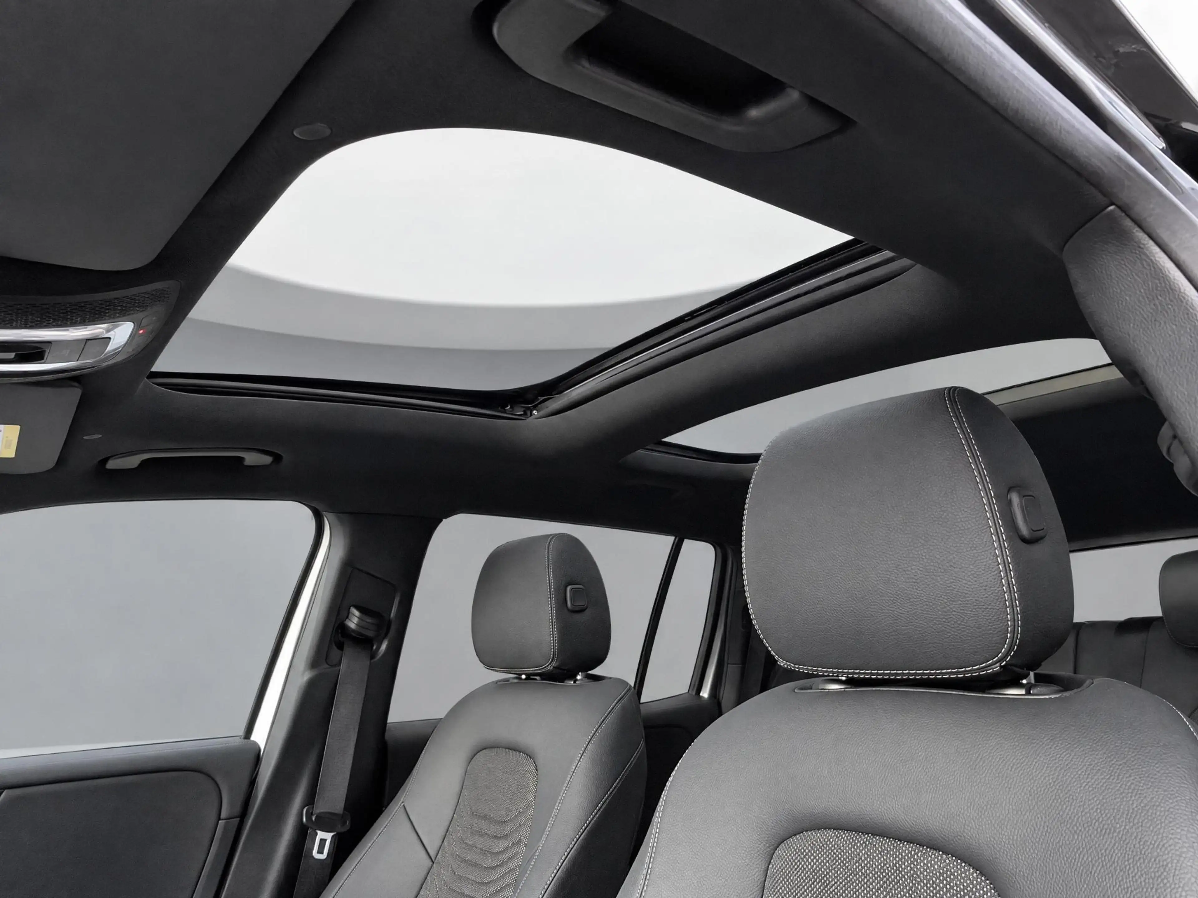 Mercedes-Benz EQB 250 250+ Business Solution AMG 7p. 71 kWh — photo 6