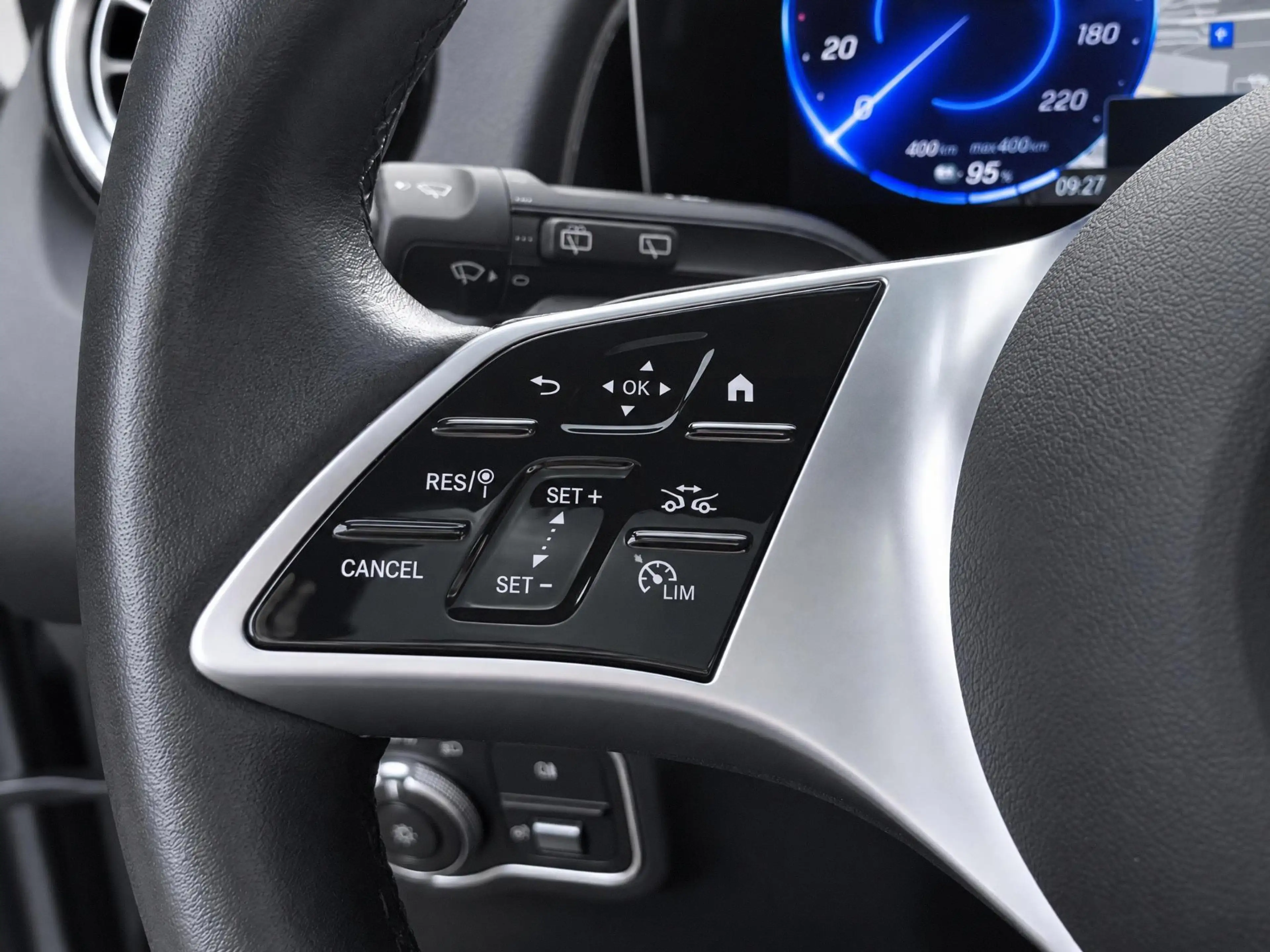 Mercedes-Benz EQB 250 250+ Business Solution AMG 7p. 71 kWh — photo 11