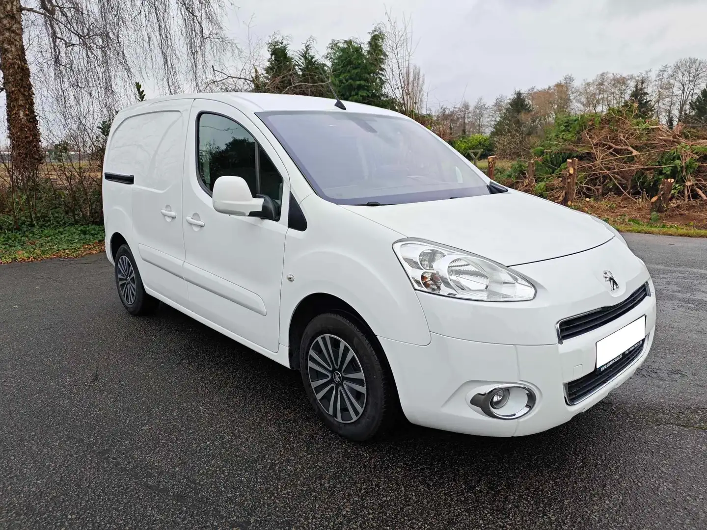 Peugeot Partner automaat GOED LEZEN Wit - 1