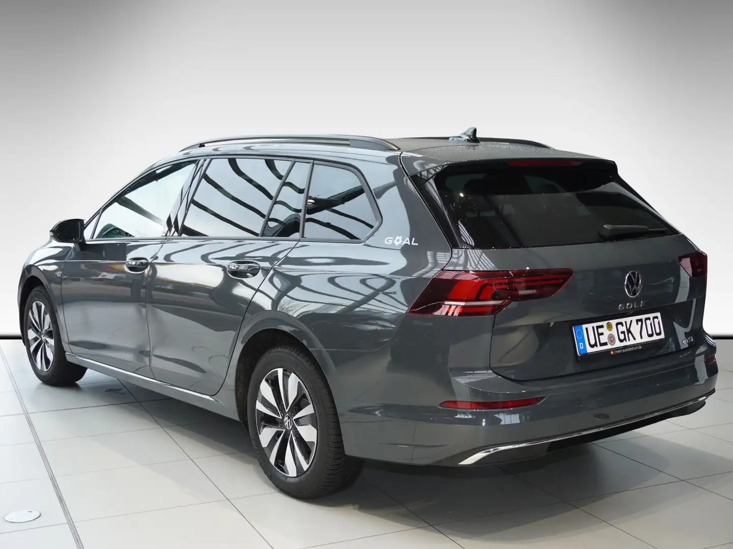 Volkswagen Golf Variant VIII GOAL 1,5 l eTSI OPF DSG Grau - 2