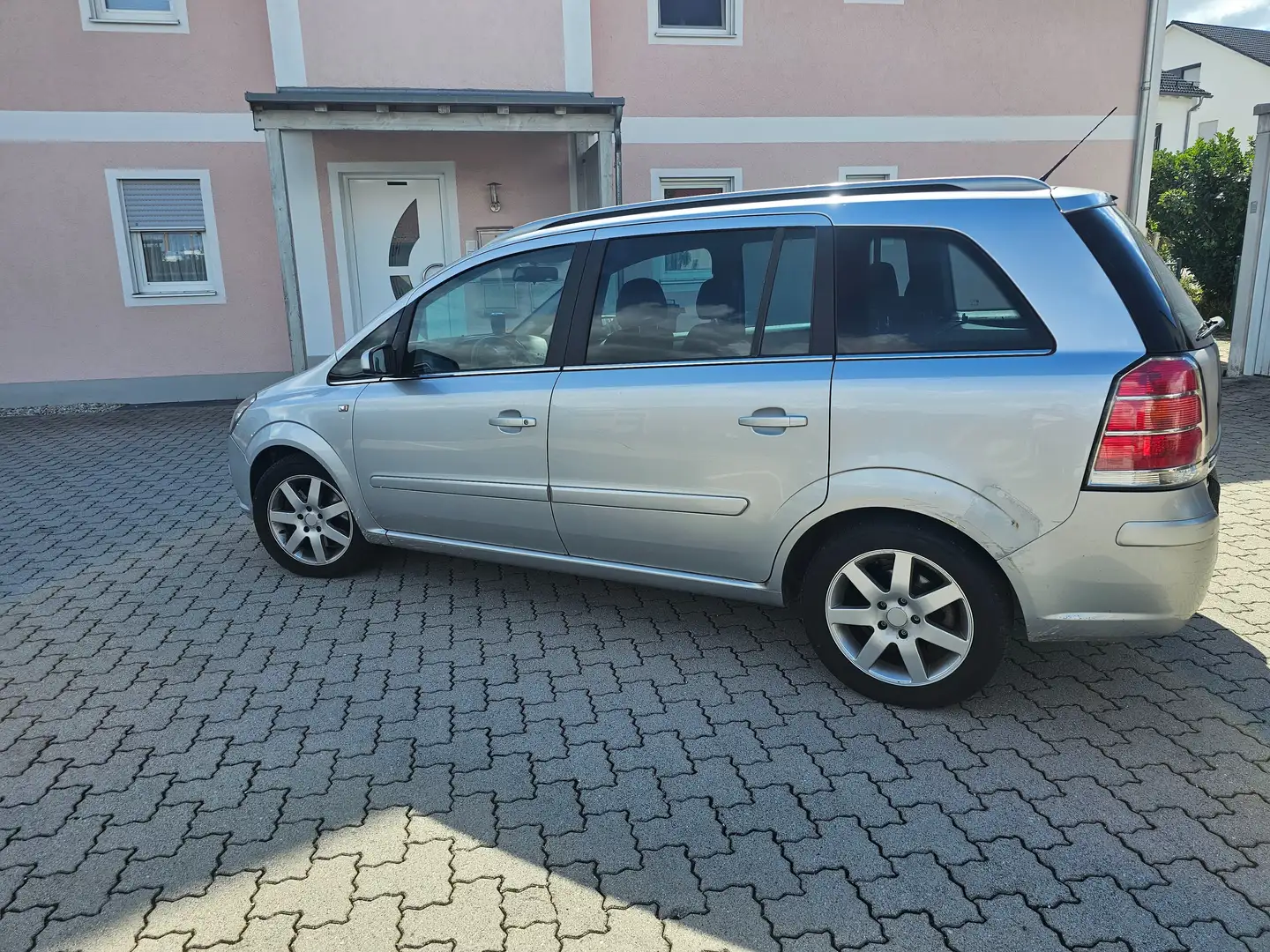 Opel Zafira 1.9 CDTI Edition Silber - 2