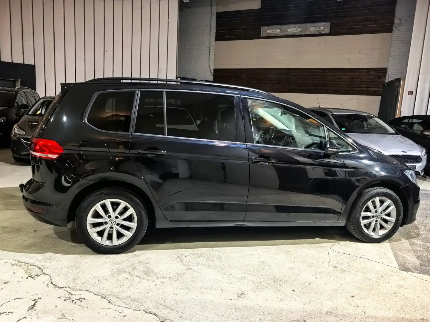 Volkswagen Touran Comfortline Kamera/ACC/Bremsen vorne neu Schwarz - 2