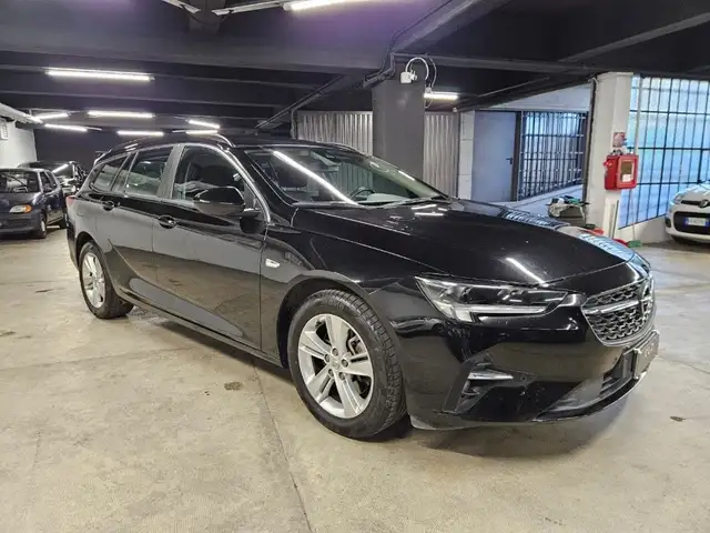 Opel Insignia view 4