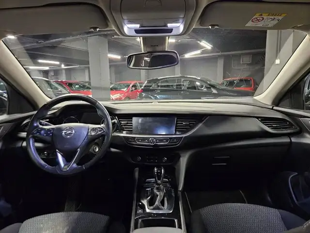 Opel Insignia view 9