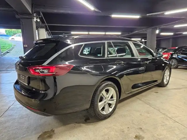 Opel Insignia view 5