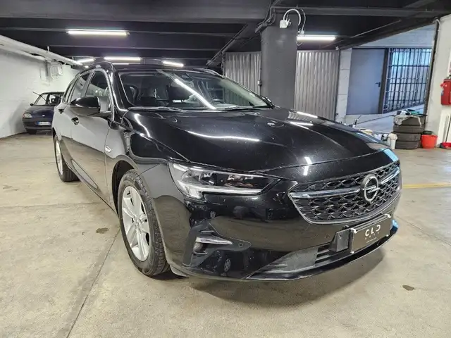 Opel Insignia view 3