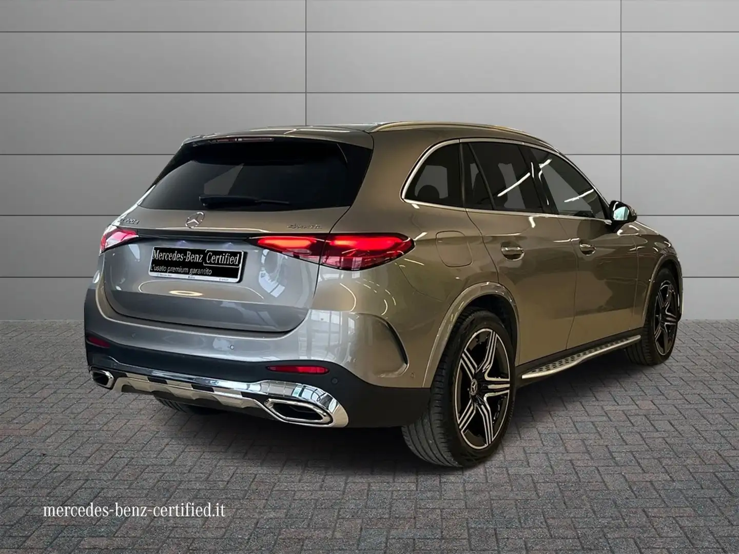 Mercedes-Benz GLC 220 220 d AMG Premium 4matic auto Zilver - 2