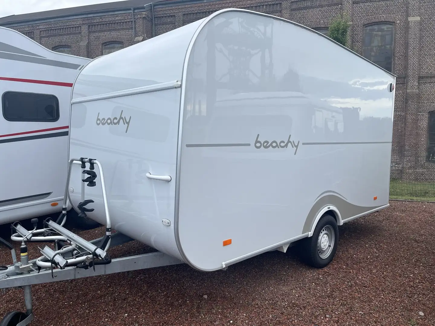 Hobby Beachy 420 * Kühlbox * Fahrradträger * Weiß - 1