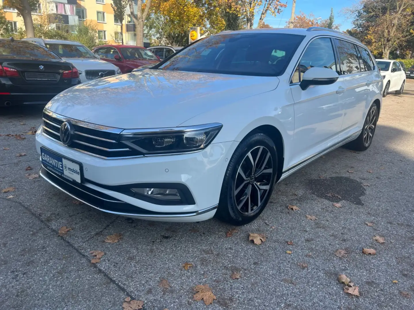 Volkswagen Passat Variant Passat Var TDI Elegance/IQ-Light/ACC/R-Line/NAVI Wit - 1