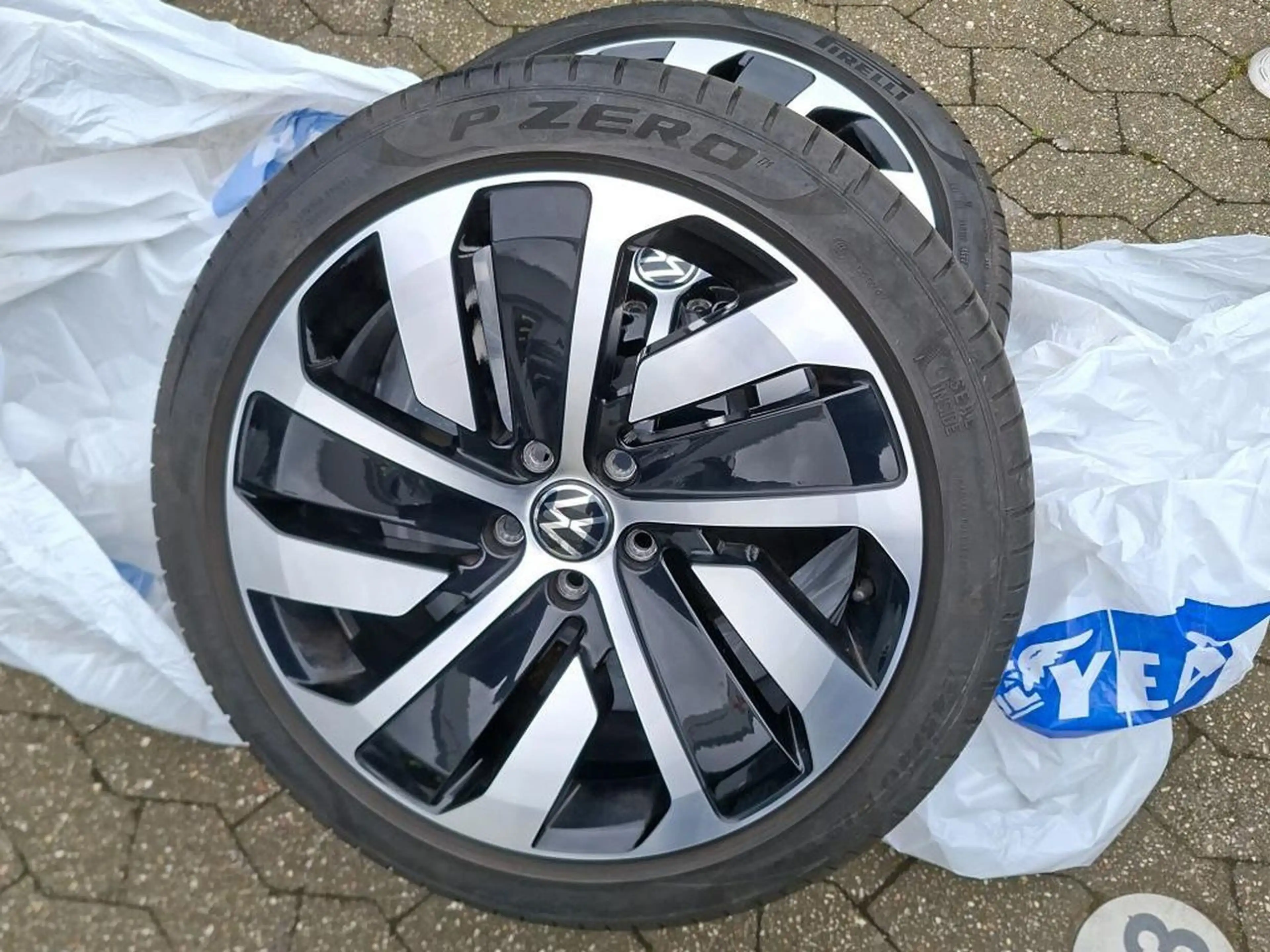 Volkswagen Arteon SB R-Line Matrix 360° HZ Standheiz — photo 11