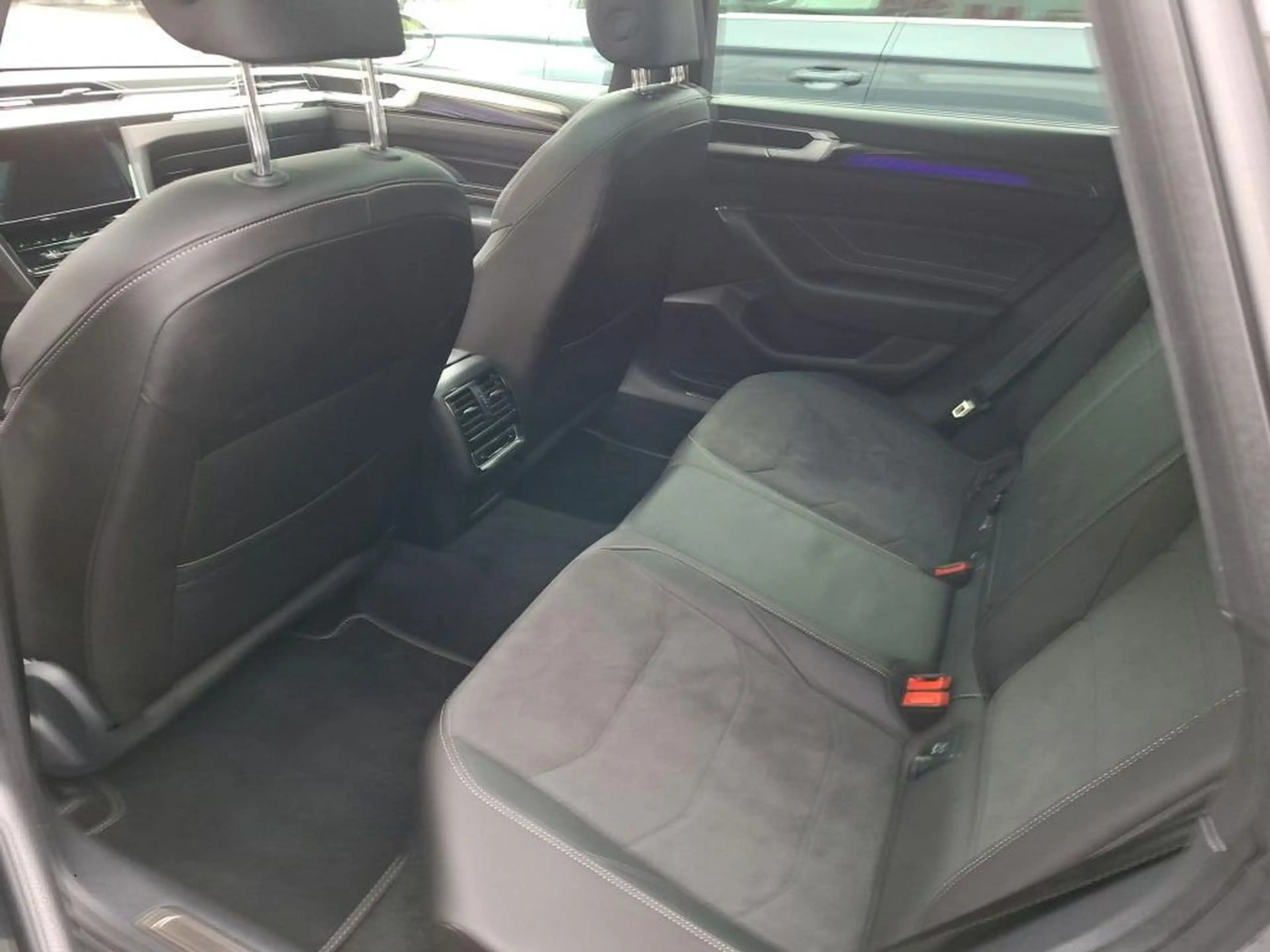 Volkswagen Arteon SB R-Line Matrix 360° HZ Standheiz — photo 7