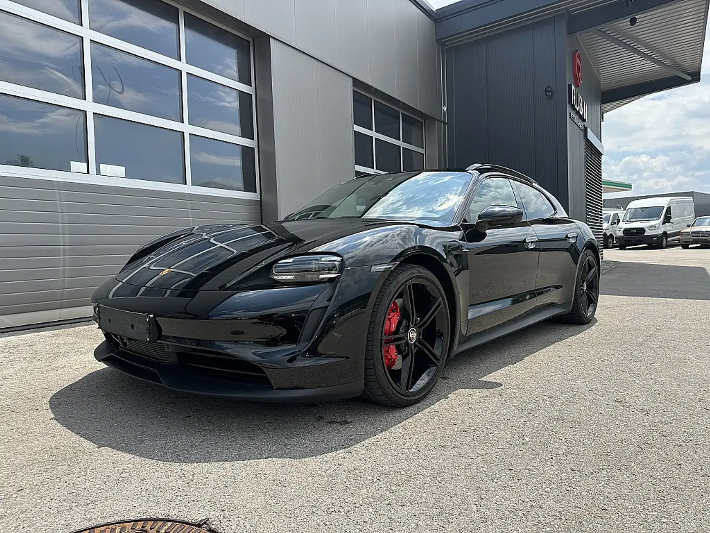 Porsche Taycan 4S Sport Turismo Schwarz - 1