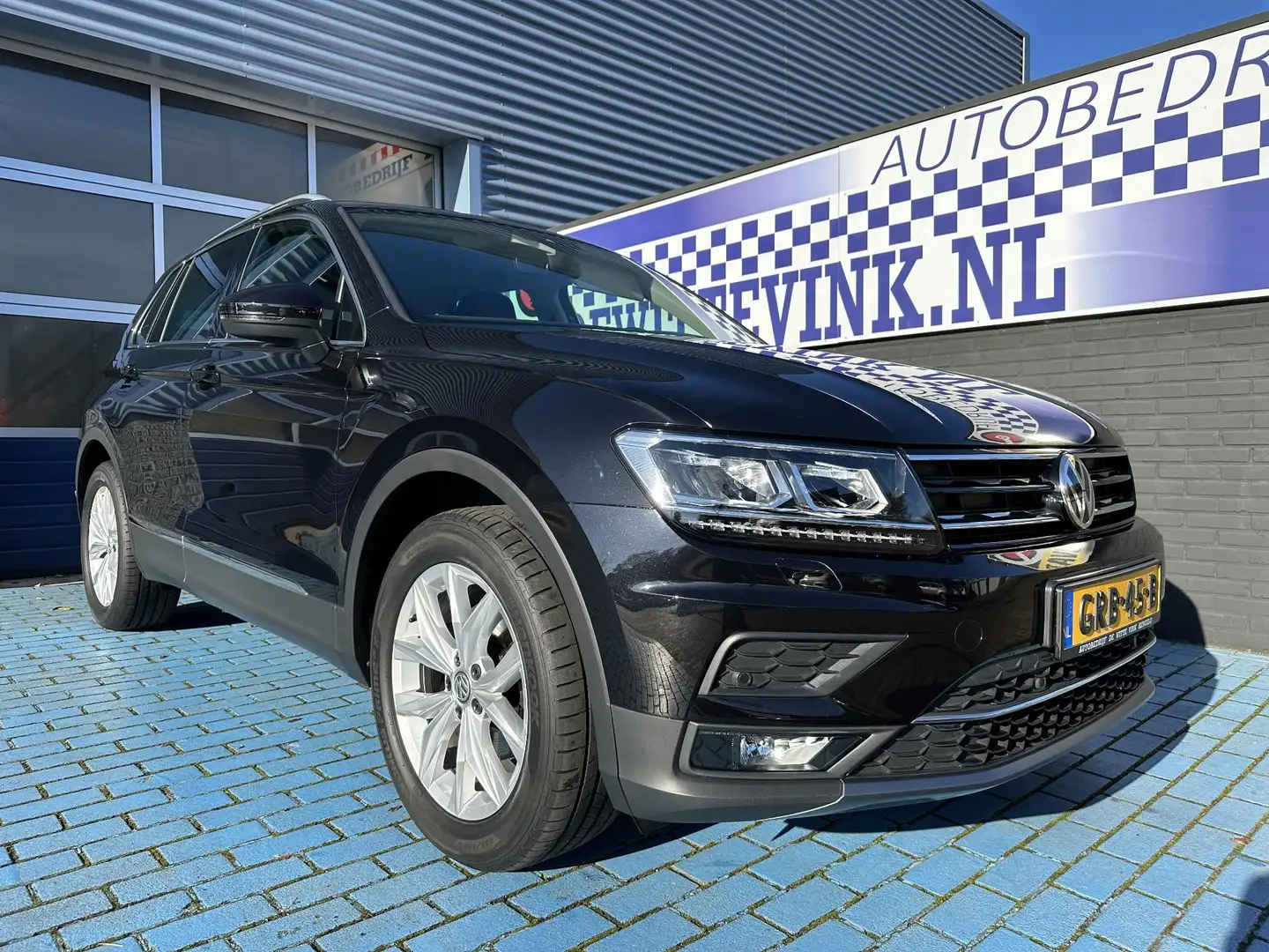 Volkswagen Tiguan 1.5 TSI Highline ADAP CRUISE STOELVERW. APPLE Zwart - 1