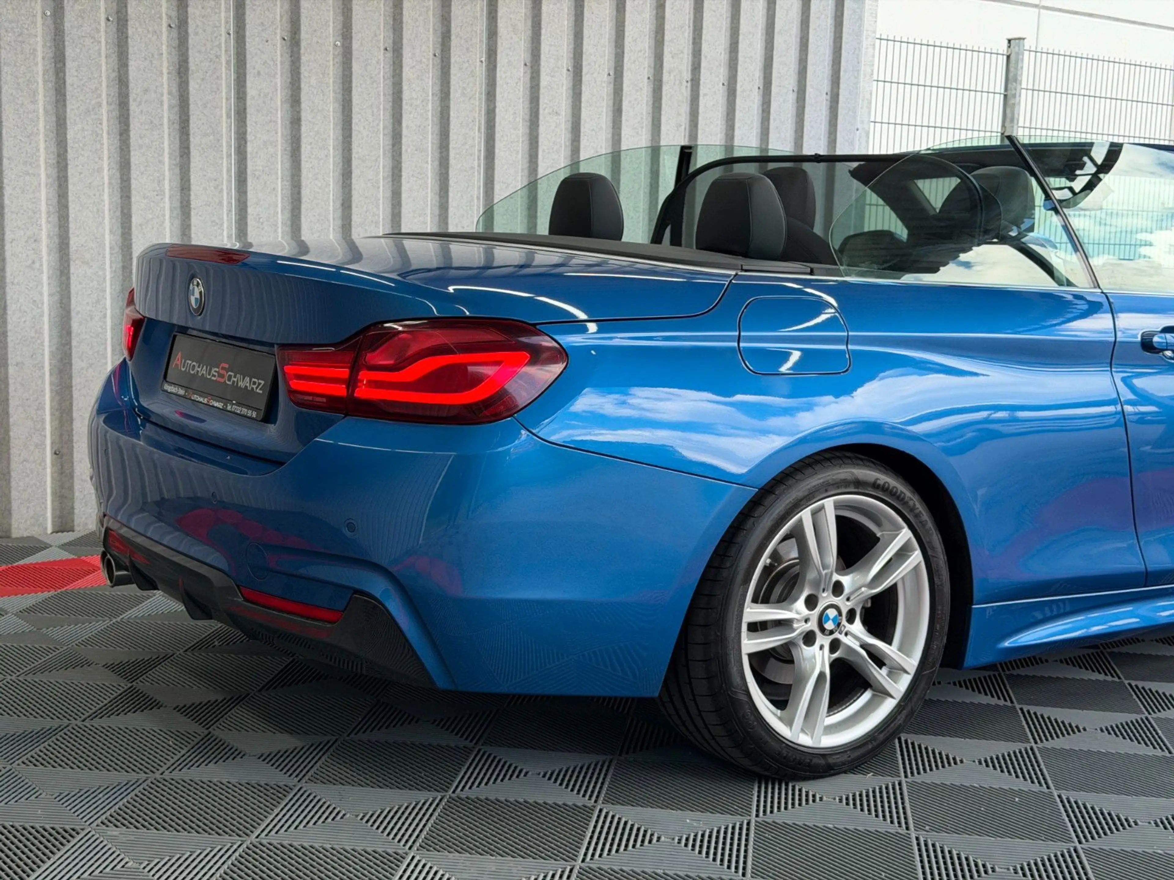 BMW 420 i Cabrio M Paket LED Leder Tempo Navi SHZ — photo 11