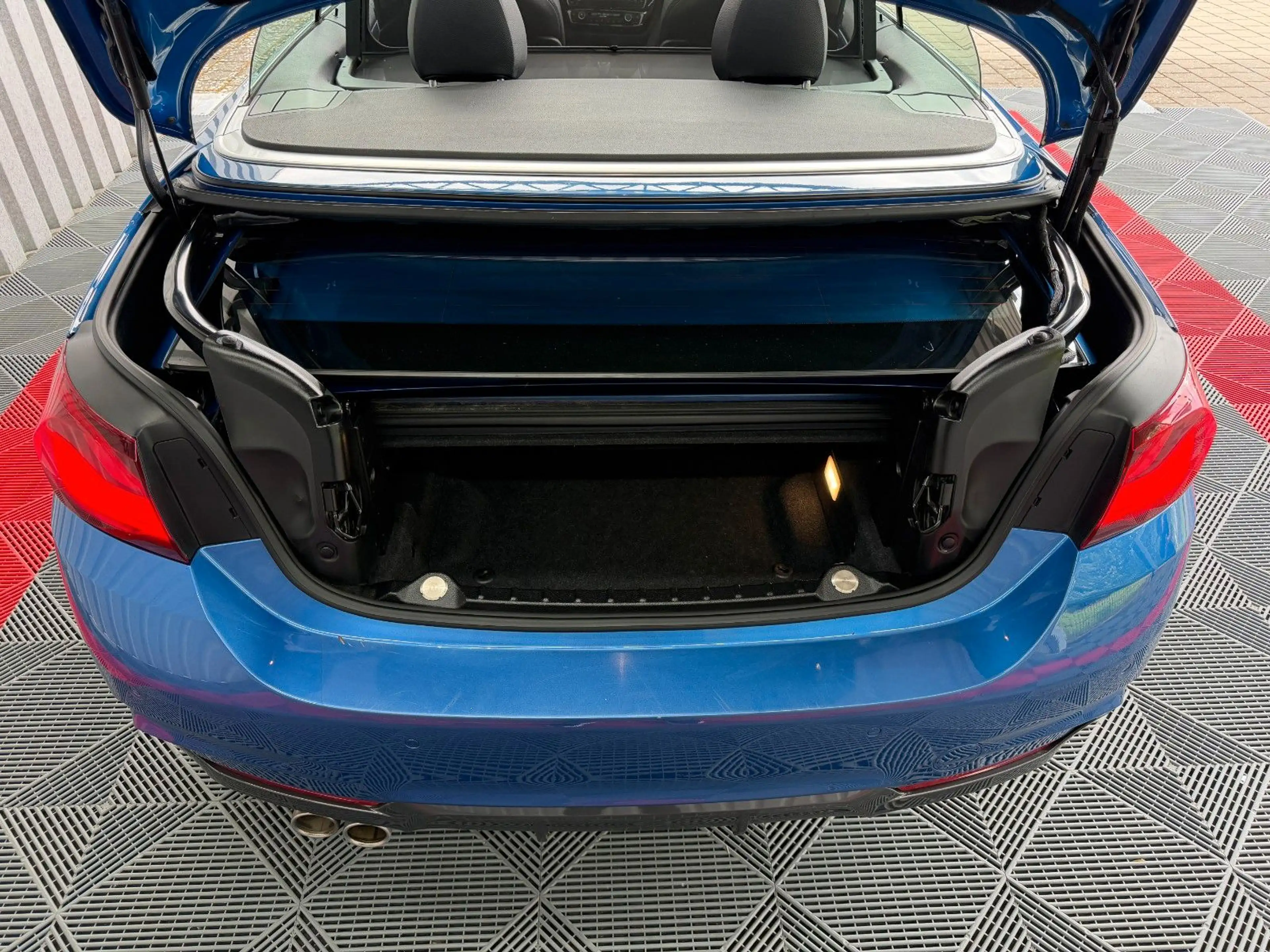 BMW 420 i Cabrio M Paket LED Leder Tempo Navi SHZ — photo 13