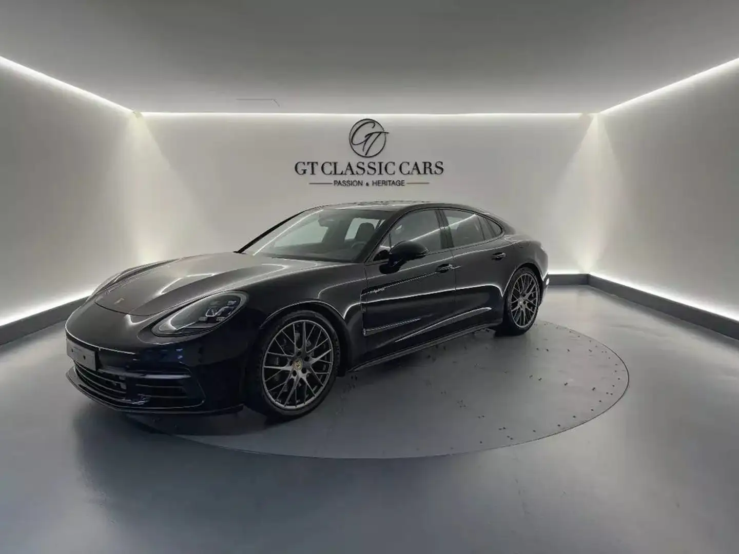 Porsche Panamera II 4 E-HYBRID Černá - 1