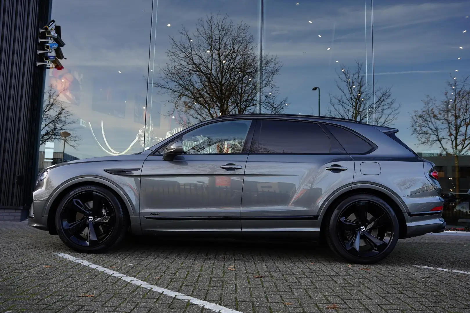 Bentley Bentayga 3.0 V6 Hybrid | Touring Pack | 22" | NL-Auto | Bla Gris - 2
