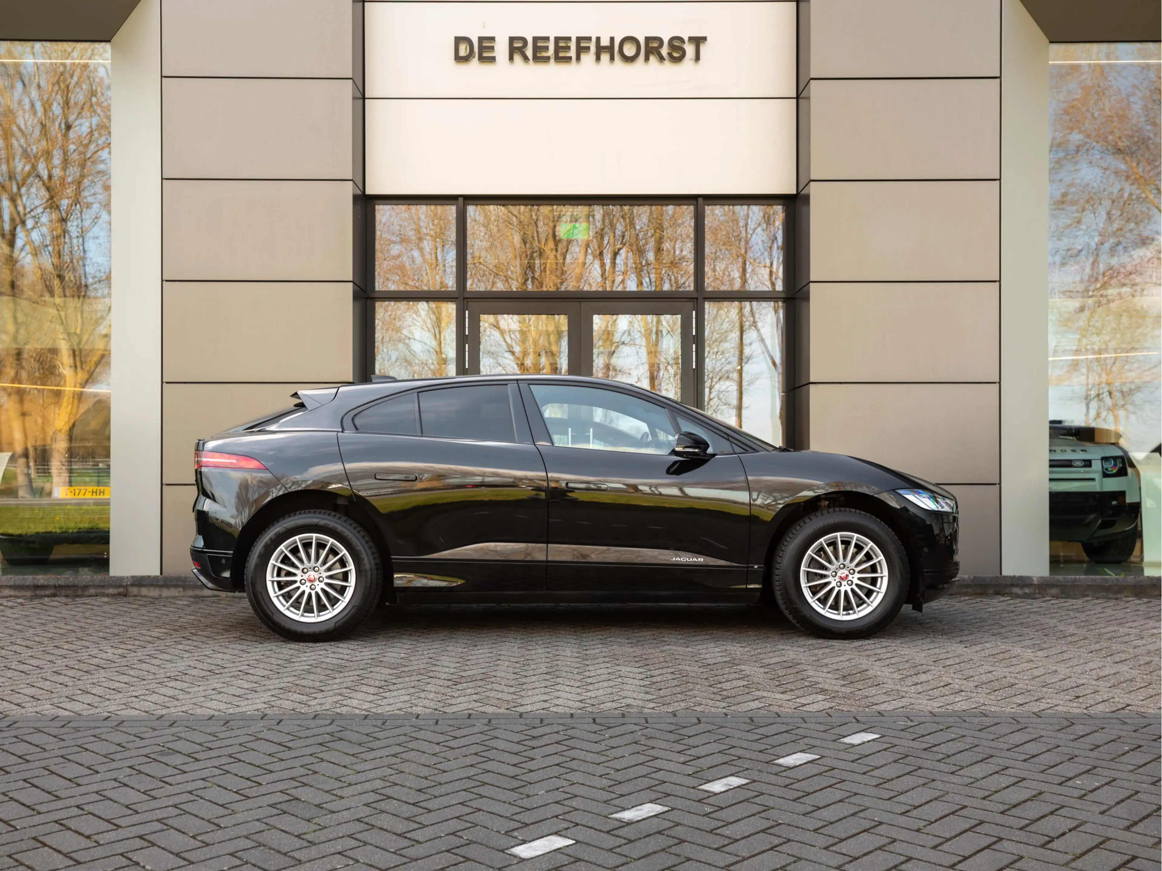 Jaguar I-Pace EV400 S 90 kWh | Panoramadak | 3-fase laden | Blac — photo 9