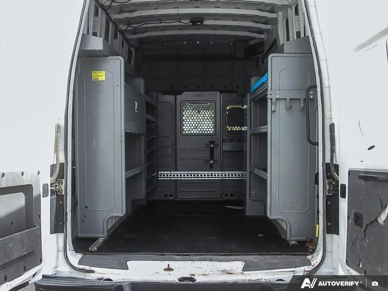 Nissan NV Cargo снимка Nissan NV Cargo
