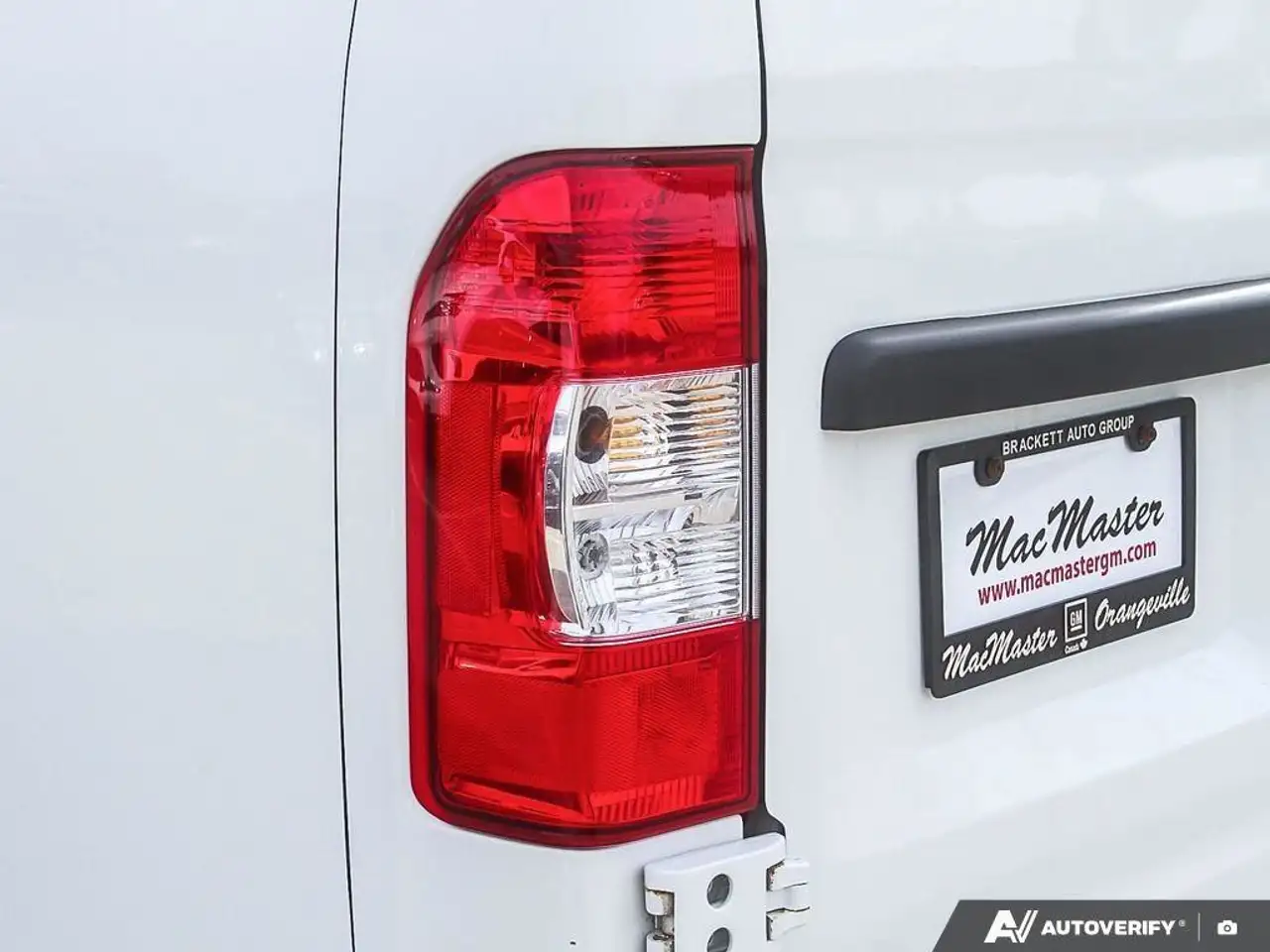 Nissan NV Cargo снимка Nissan NV Cargo