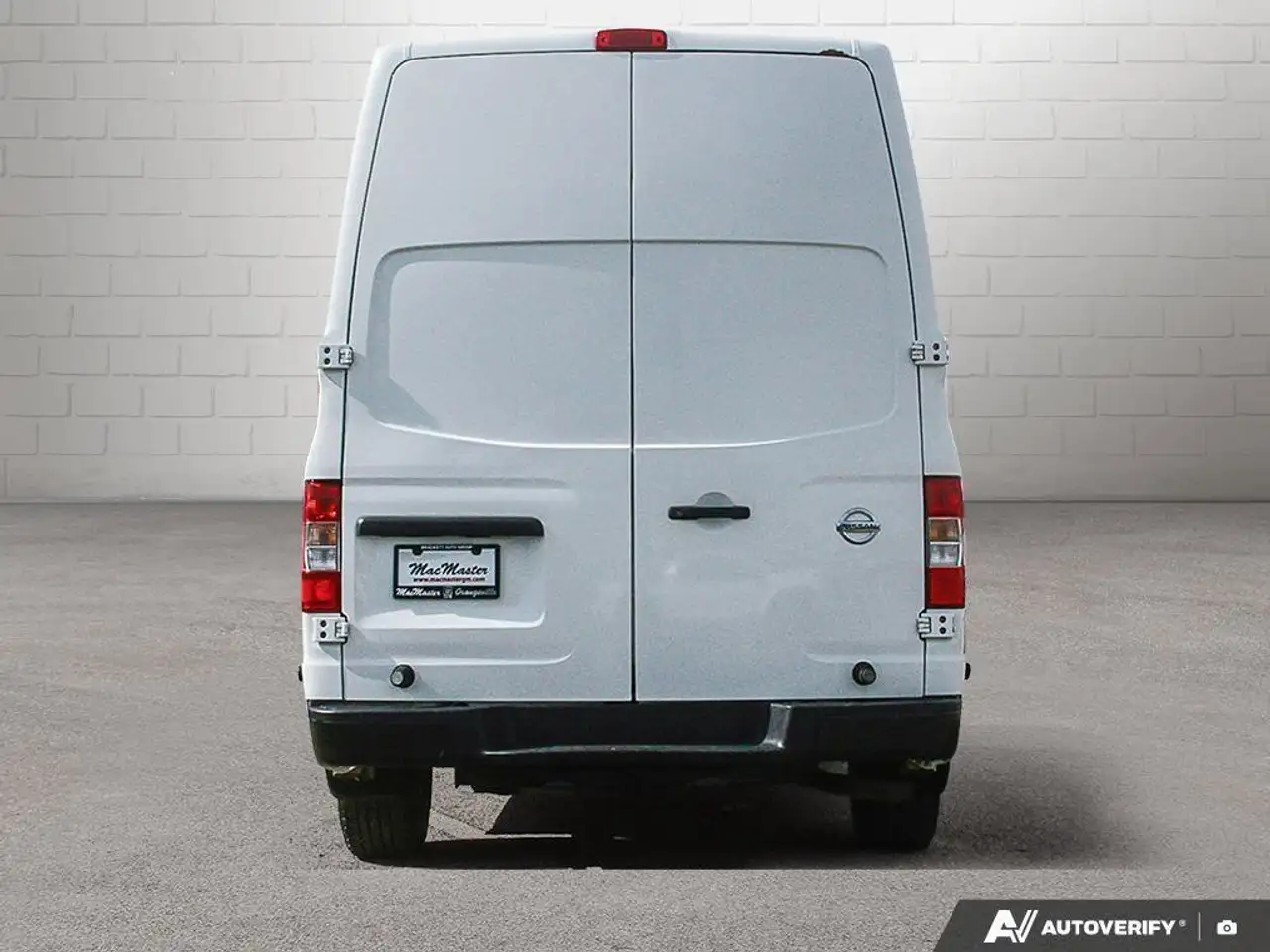 Nissan NV Cargo снимка Nissan NV Cargo
