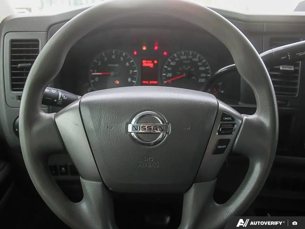 Nissan NV Cargo снимка Nissan NV Cargo