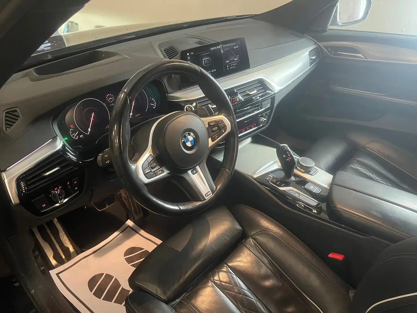 BMW 620 xDrive M-Paket Schwarz - 2