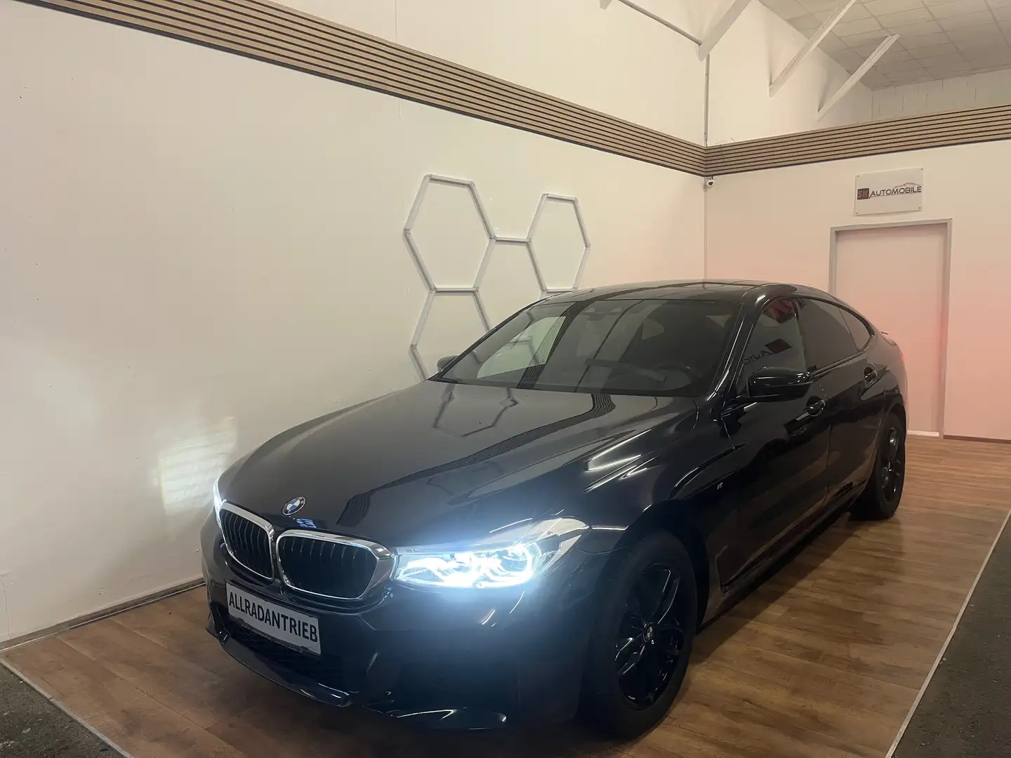 BMW 620 xDrive M-Paket Schwarz - 1