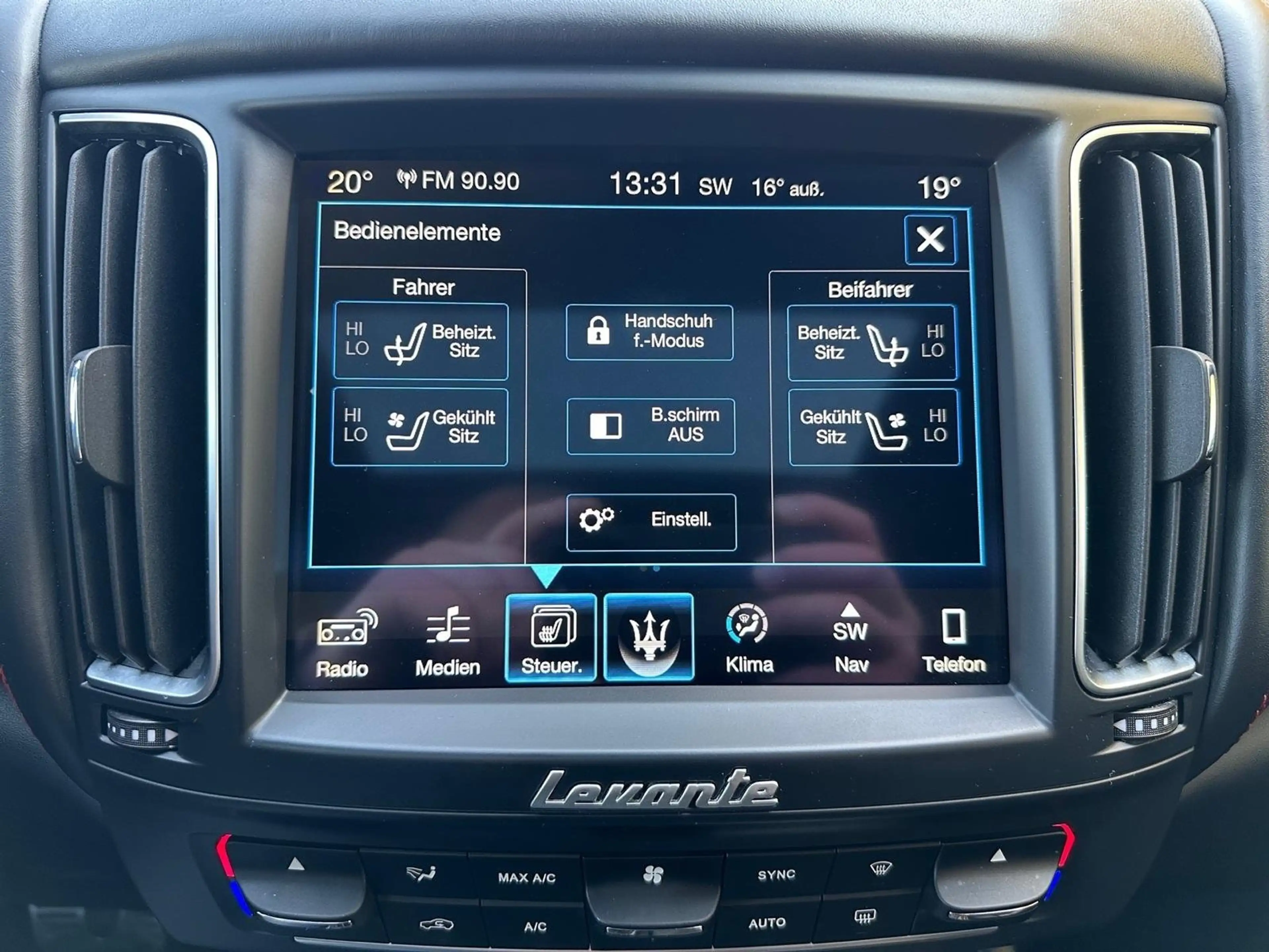 Maserati Levante S Q4/PANO/AHK/LUFT/HARMAN/21'ZOLL/SHZ/Memory/ — photo 14