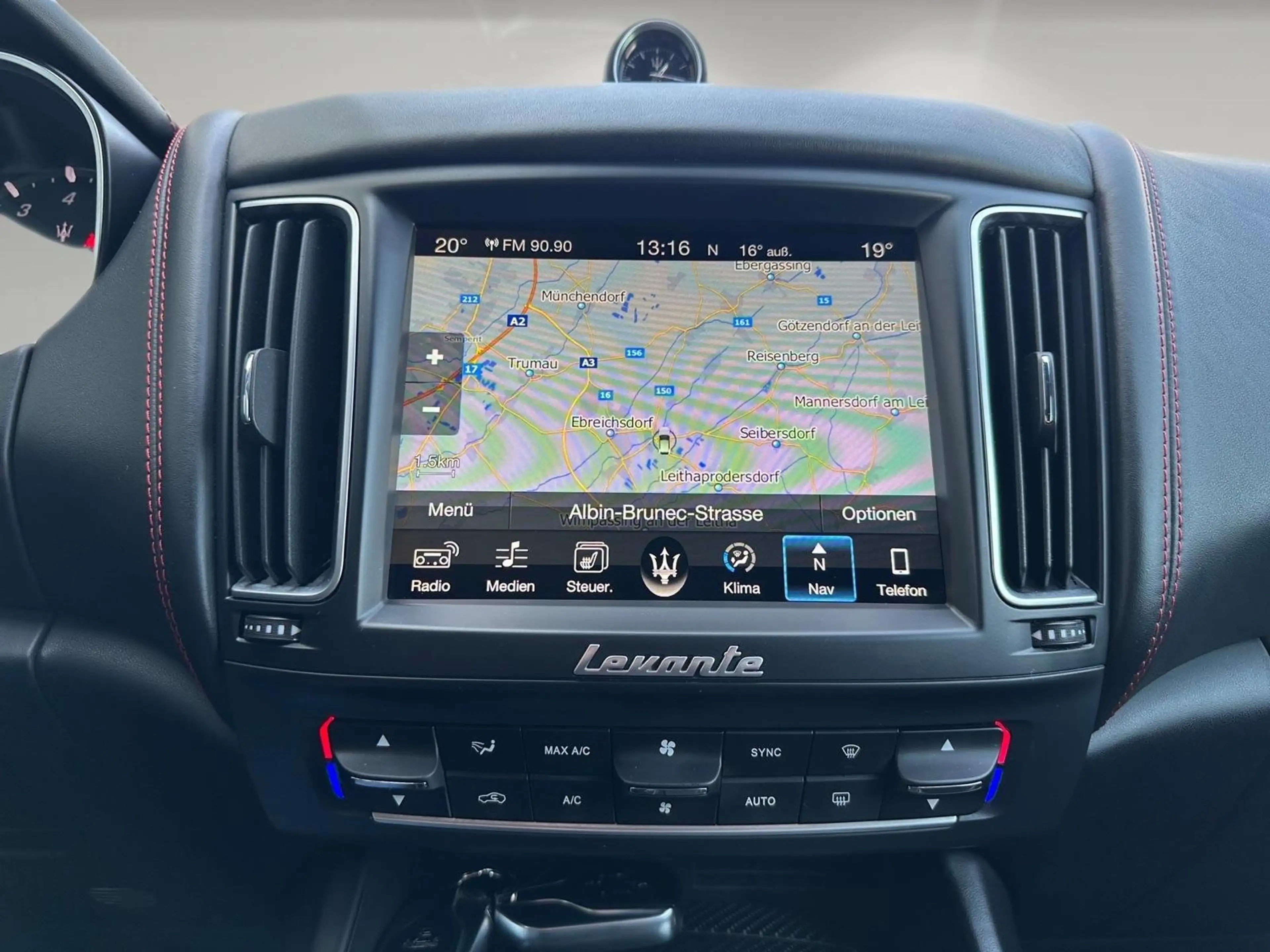 Maserati Levante S Q4/PANO/AHK/LUFT/HARMAN/21'ZOLL/SHZ/Memory/ — photo 12