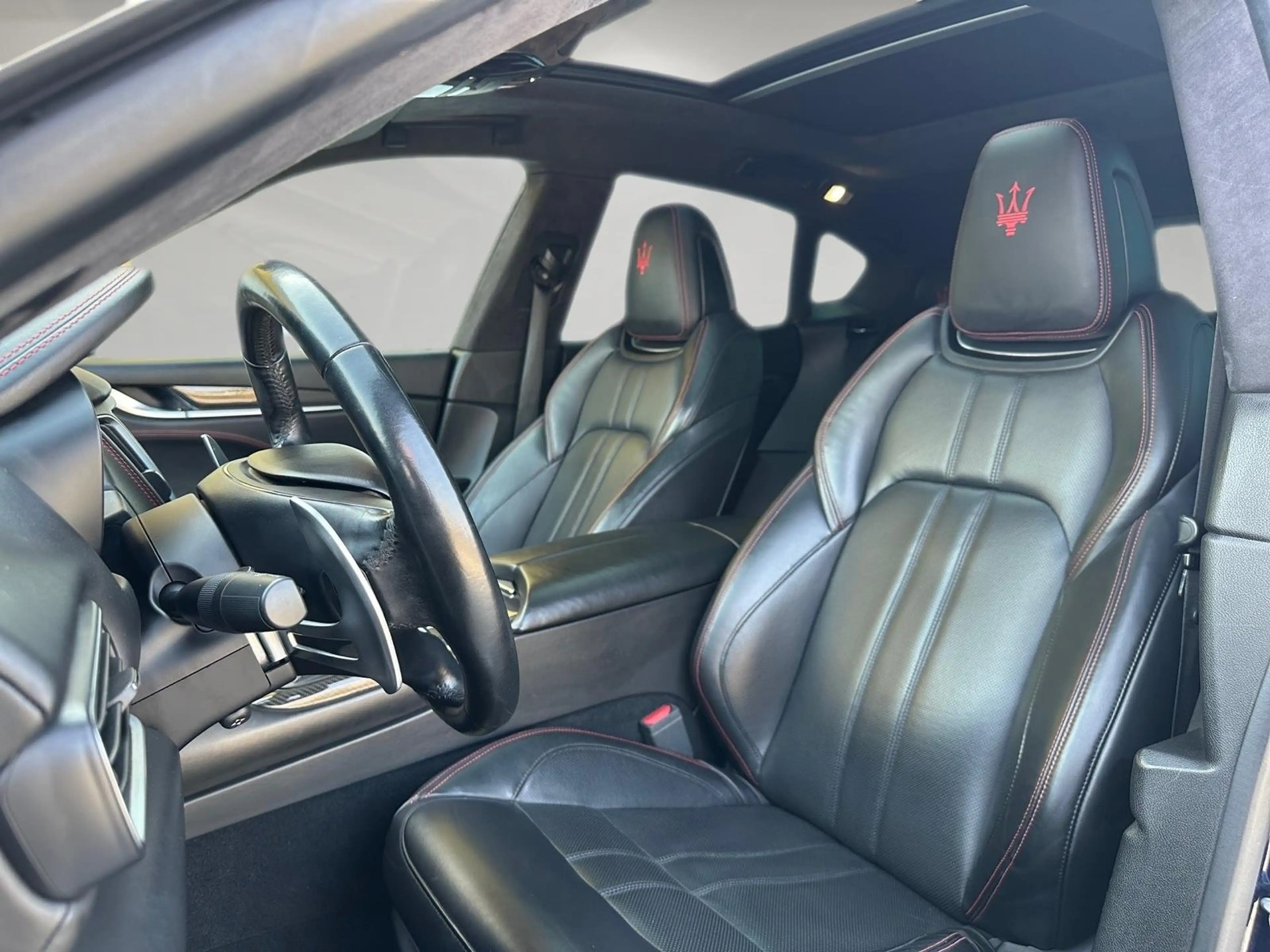 Maserati Levante S Q4/PANO/AHK/LUFT/HARMAN/21'ZOLL/SHZ/Memory/ — photo 8