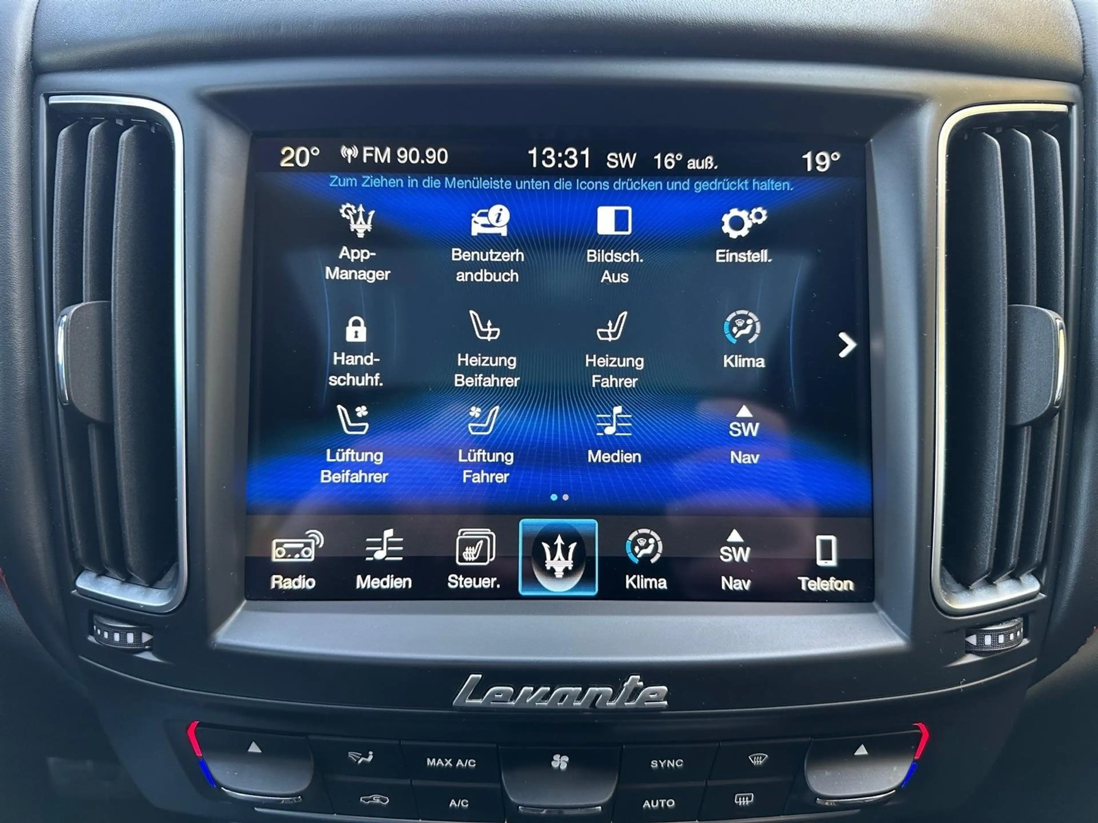 Maserati Levante S Q4/PANO/AHK/LUFT/HARMAN/21'ZOLL/SHZ/Memory/ — photo 13