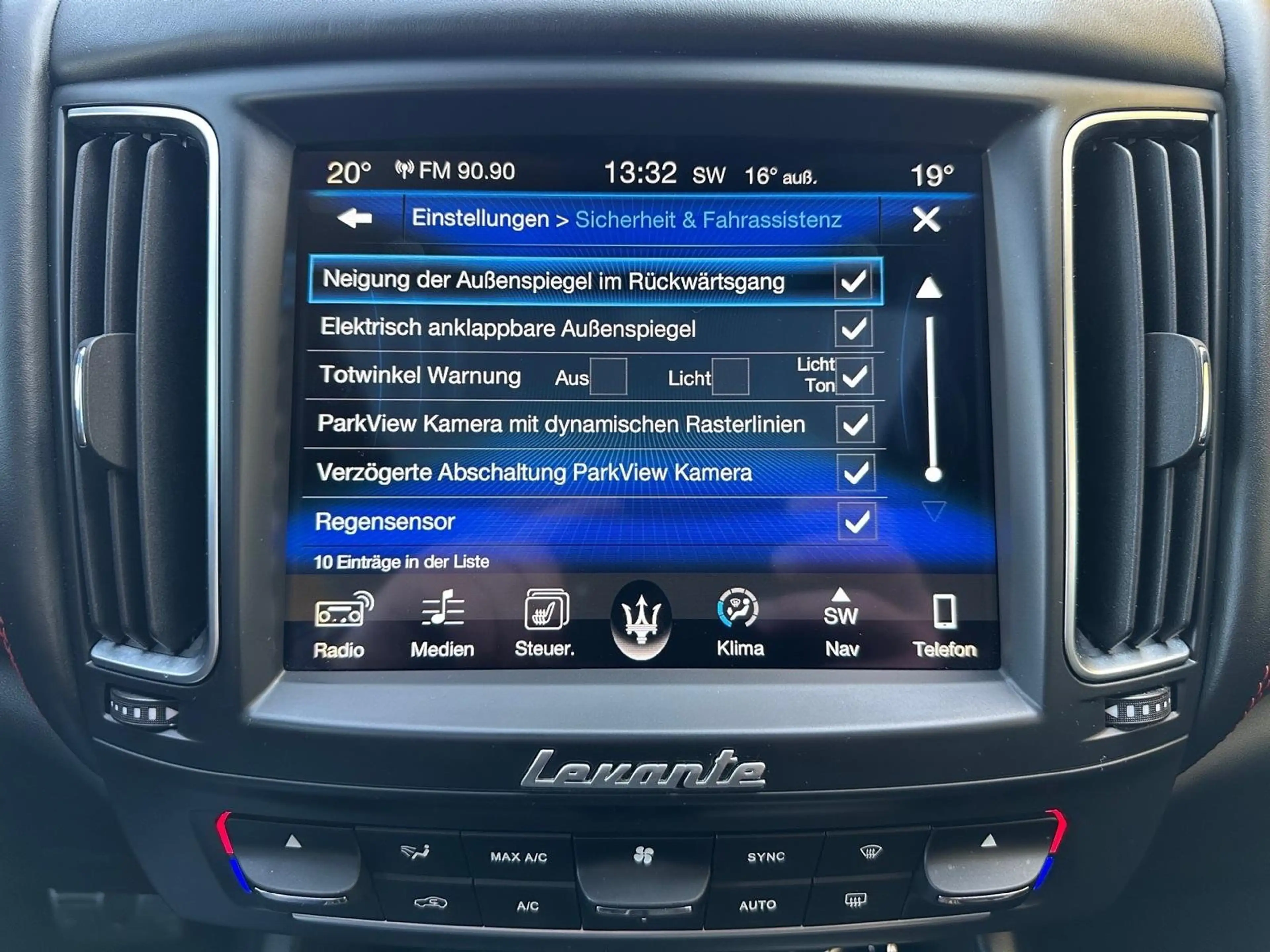 Maserati Levante S Q4/PANO/AHK/LUFT/HARMAN/21'ZOLL/SHZ/Memory/ — photo 15