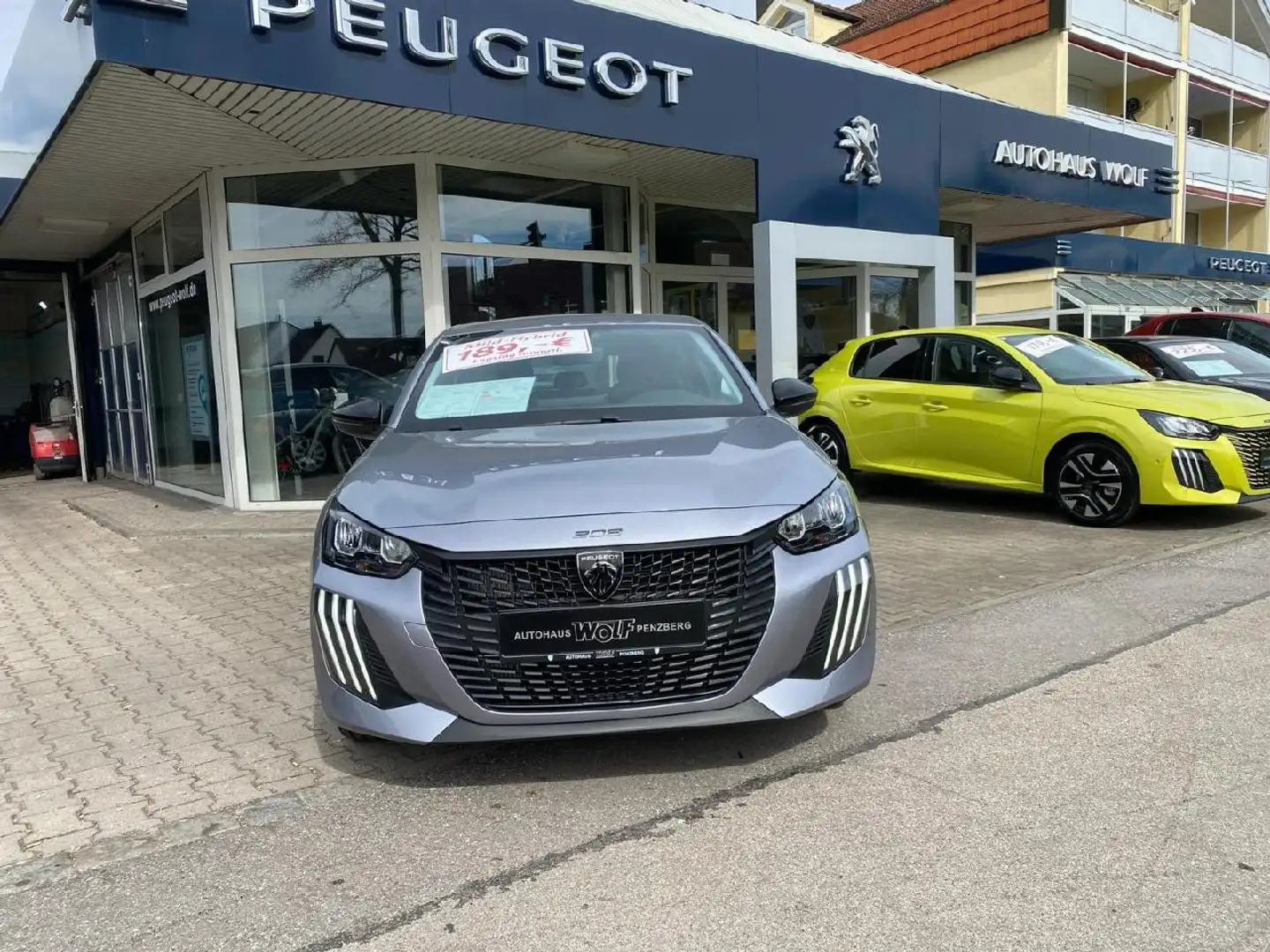 Peugeot 208 Style Mild Hybrid 100 Silber - 2