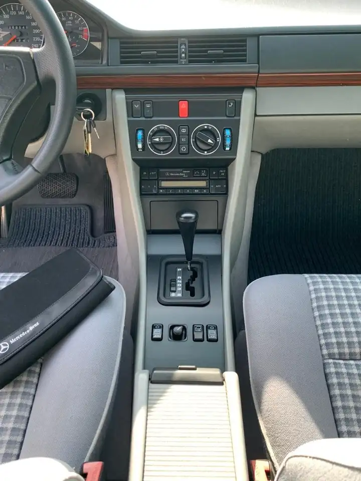 Mercedes-Benz 200, foto 8