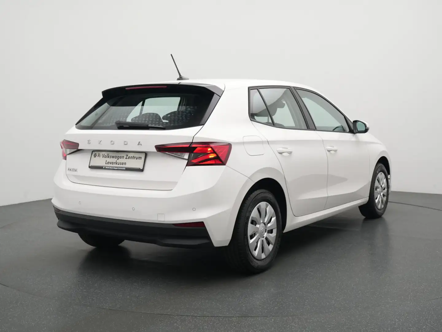 Skoda Fabia 1.0 Active LED SHZ PDC KLIMA Weiß - 2