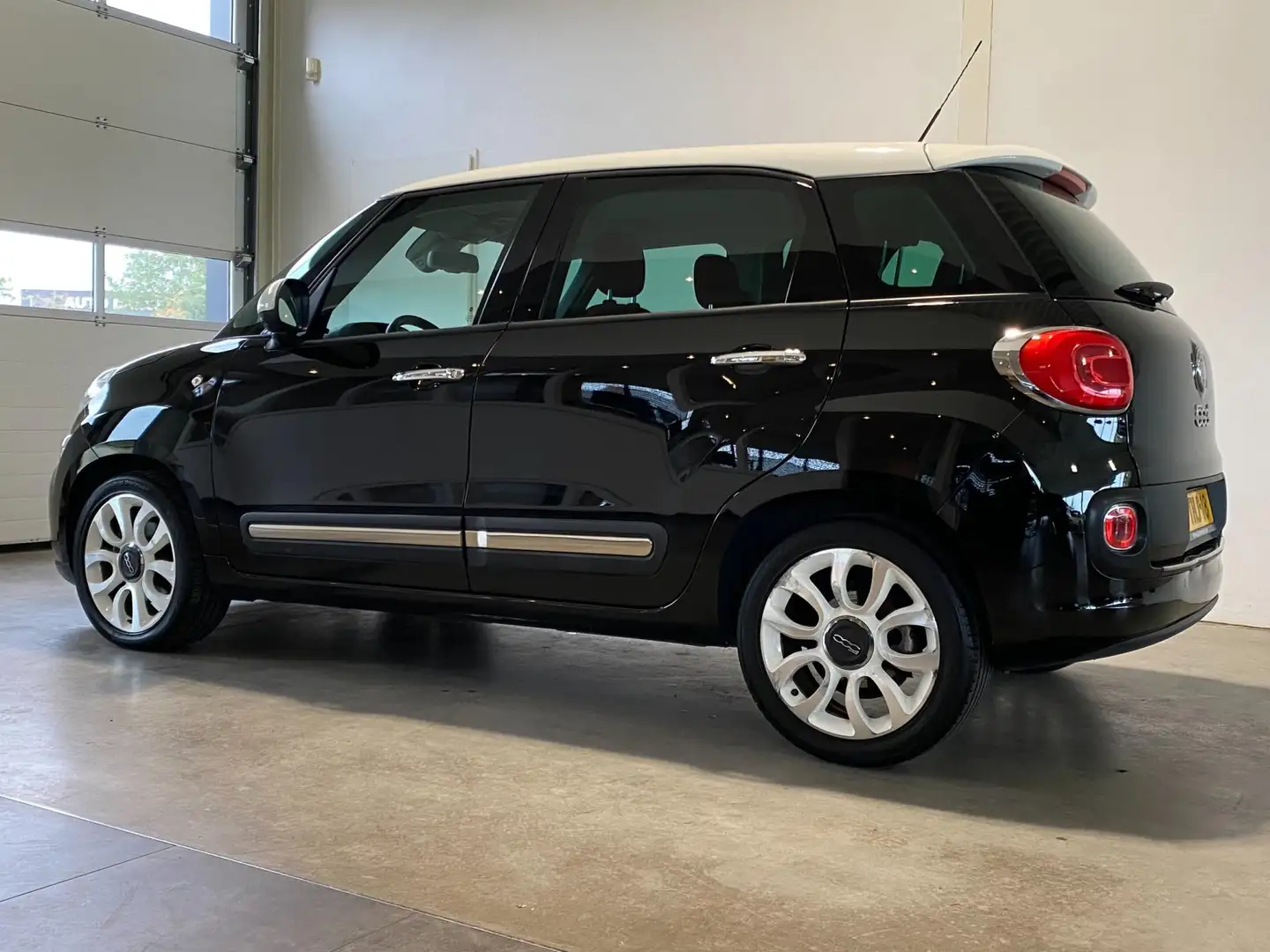 Fiat 500L 0.9 TwinAir Easy Zwart - 2