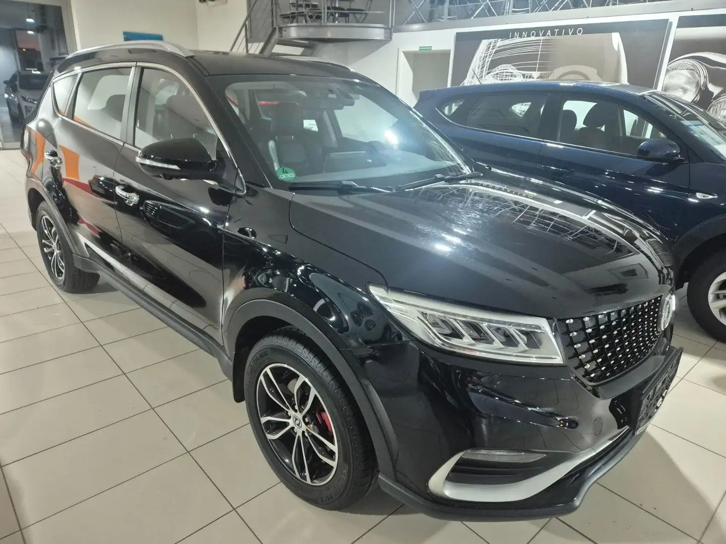 DFSK Fengon 580 - 7 Sitzplätze Schwarz - 1