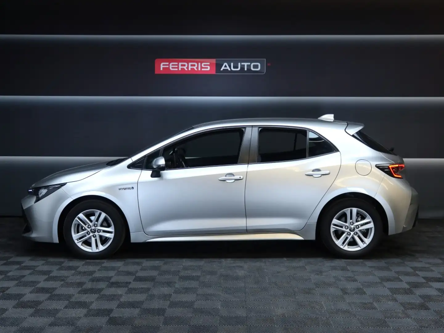 Toyota Corolla 125H Active Tech Gris - 2
