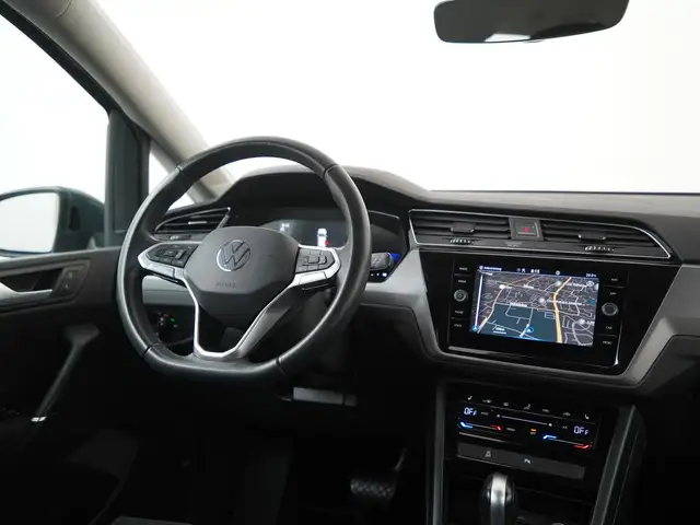 Volkswagen Touran view 5