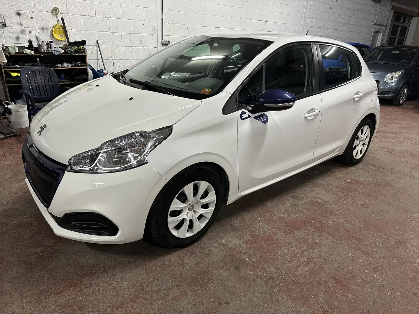 Peugeot 208 1.0 PureTech 68ch BVM5 Like - 1